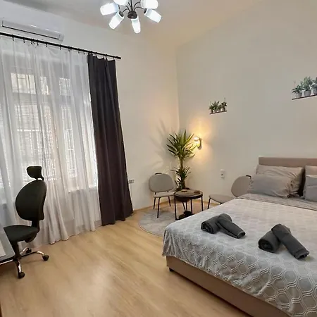 Sunset Apartment *